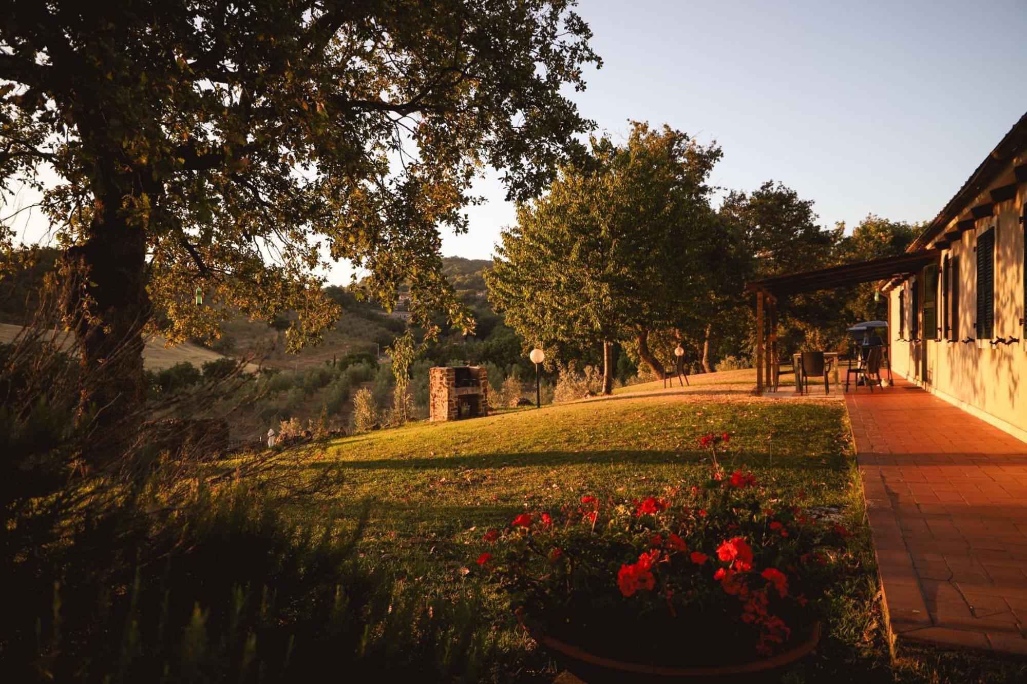 Bio Agriturismo Poggio Aione Saturnia Exterior foto